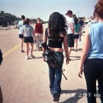 girls-carrying-guns-israel-jew-01