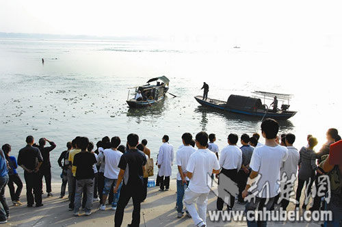 post-90s-gen-students-died-saving-others-in-hubei-07