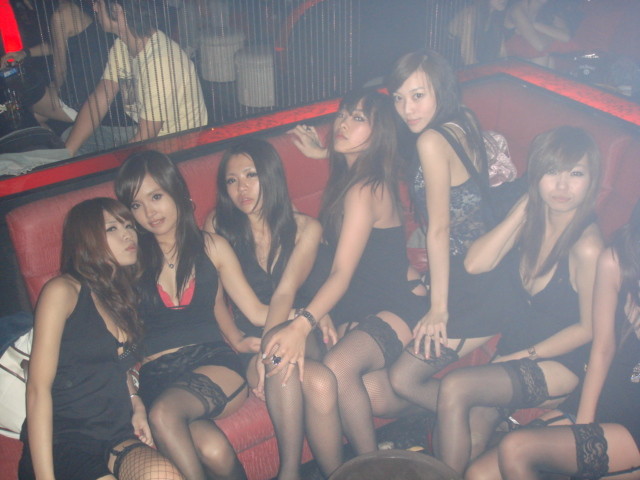 dirty-chinese-girls-black-lingerie-12.jpg