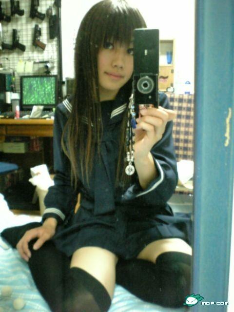 Japanese schoolgirl or cross dresser Mo Li (Molly?)