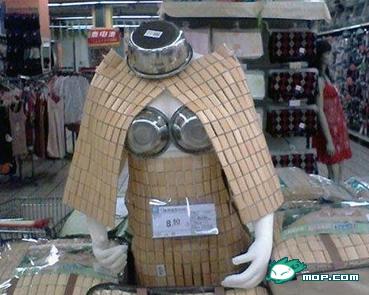 Bored supermarket employees create silly product displays in China.