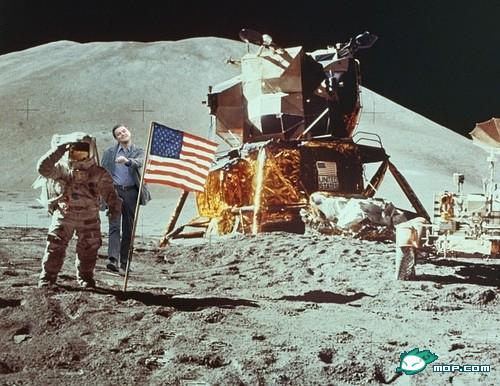 Leonardo DiCaprio "strutting" photoshop: American moon-landing.