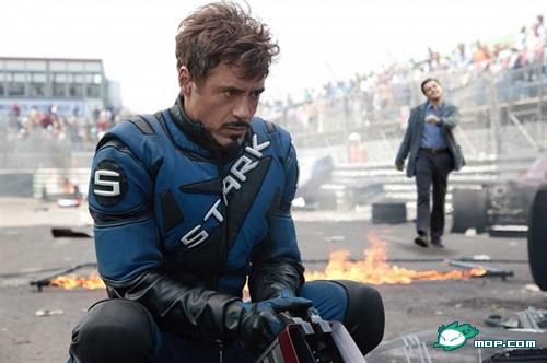 Leonardo DiCaprio "strutting" photoshop: Iron Man 2