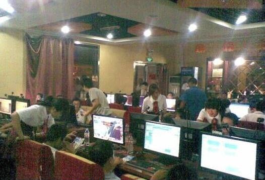 Schoolgirls Keep Customers Company In Chinese Internet Bar Chinasmack