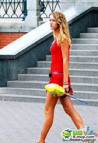 Ukrainian women walking the streets of the Ukraine, Chinese netizen reactions