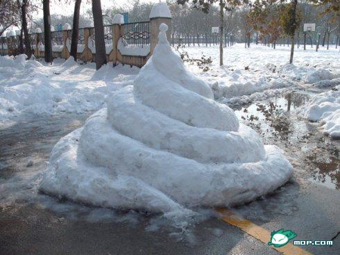 china-snow-sculptures-29-pile-of-shit.jpg