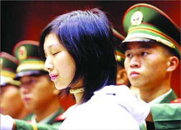 Drug trafficker Tao Jing in court. 